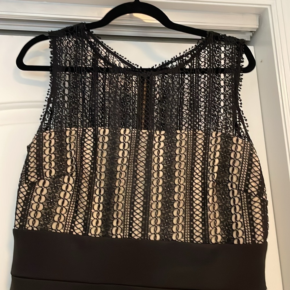 NWOT! Taylor Women's Sheath Lace Black Cocktail Dress Size 14 - Picture 2 of 5